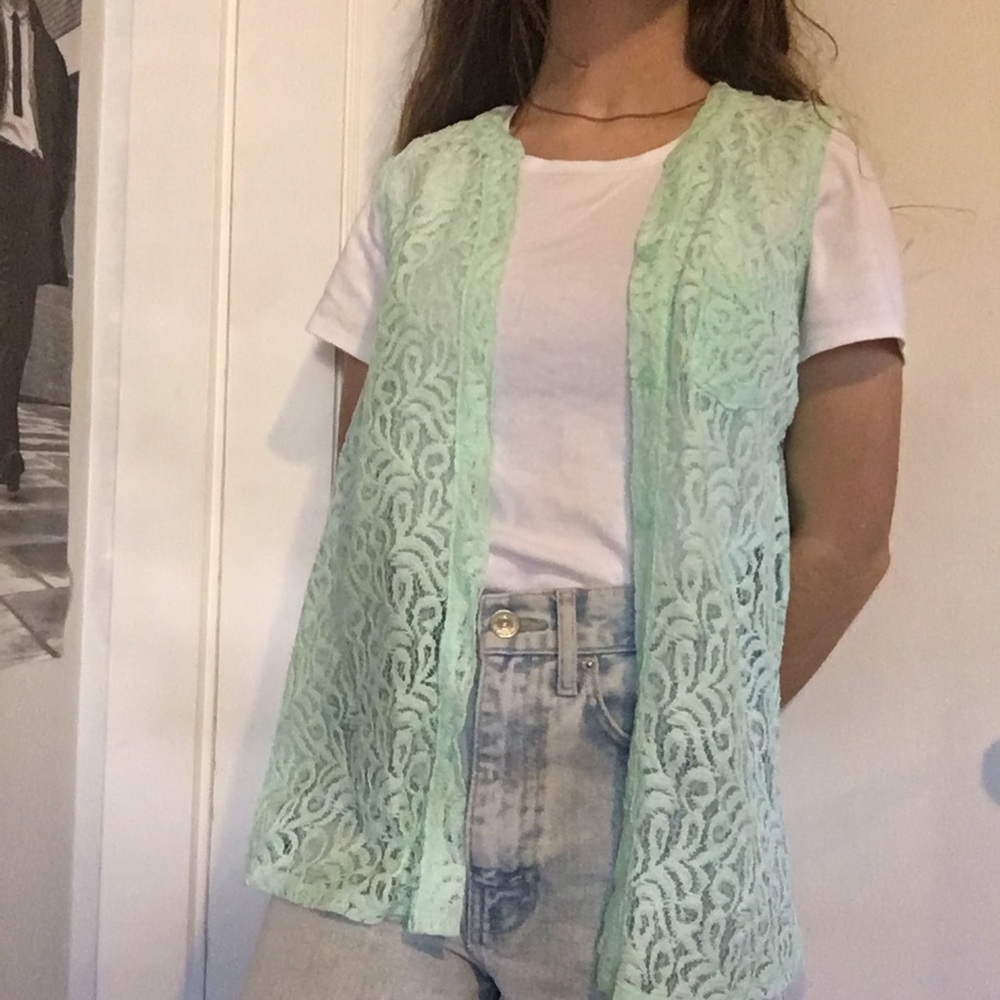 sea foam green lace sleeveless button down blouse